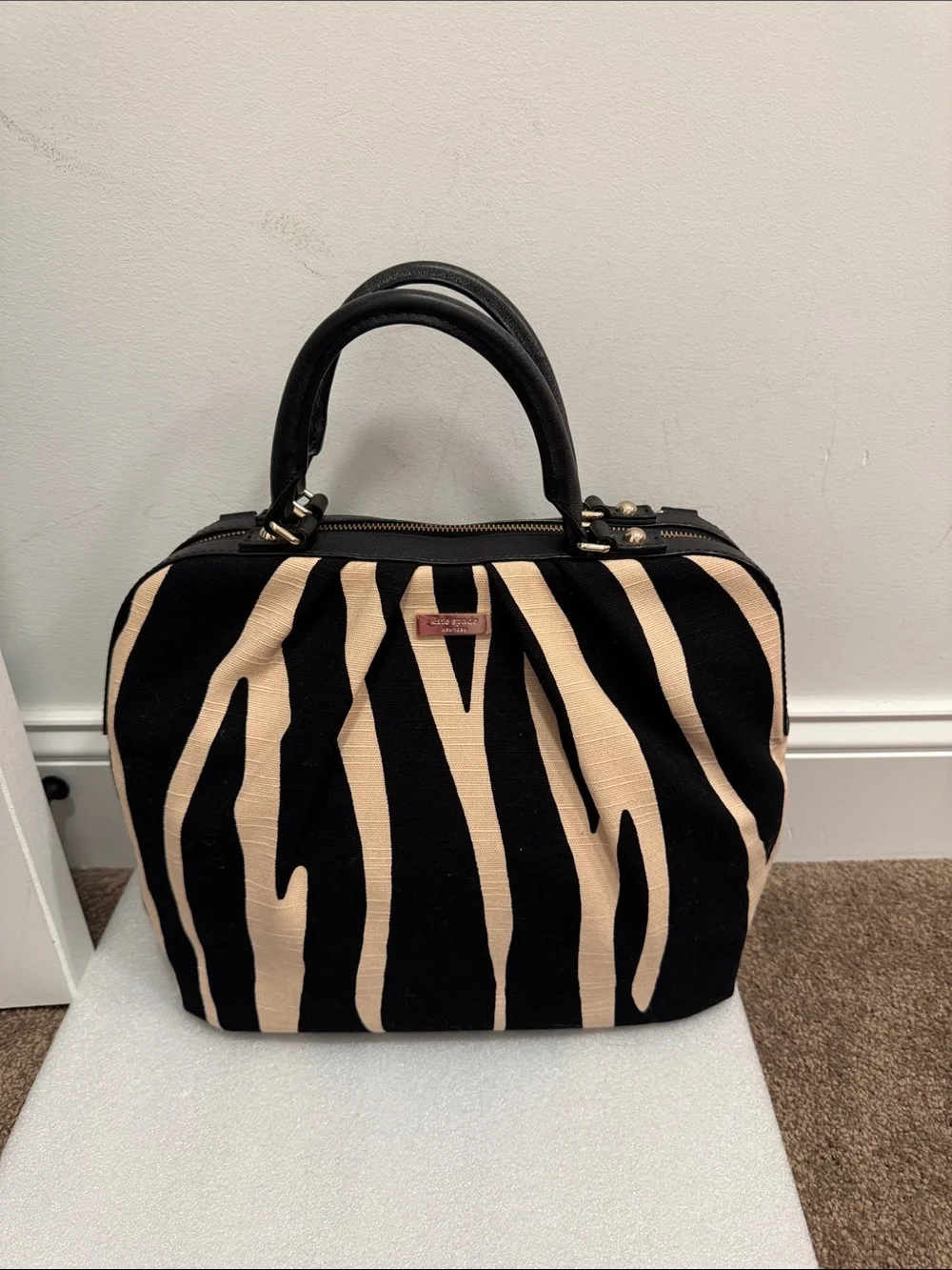Kate spade looloo zebra print shoulder bag purse